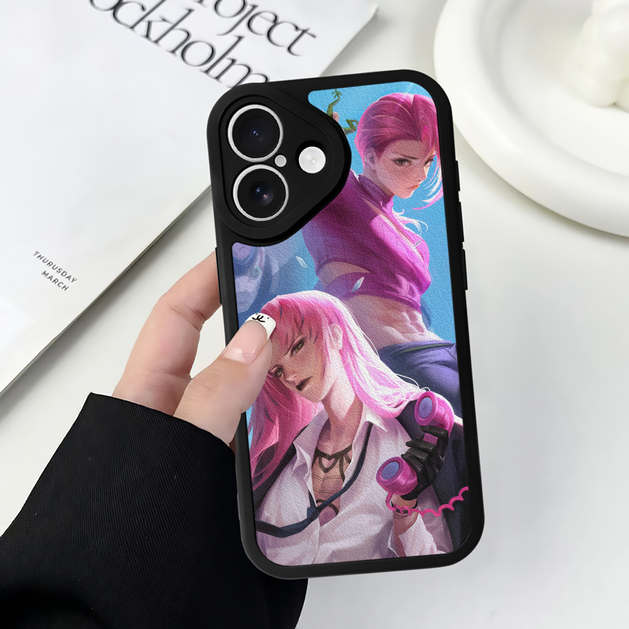 （画像用） ジョジョの奇妙な冒険 JoJo's Bizarre Adventure 【iPhone 16シリーズ対応】シリコンスマホケース（レザー調） 材質：シリコン